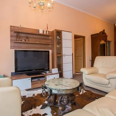For 8 People Near The Apartment Porec