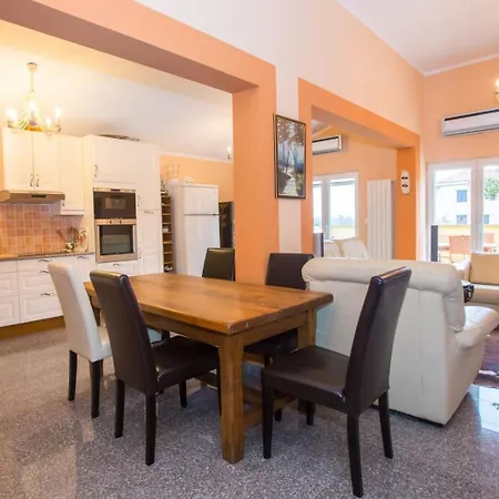 For 8 People Near The Apartment Porec