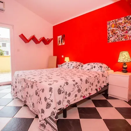 Apartment For 8 People Near The